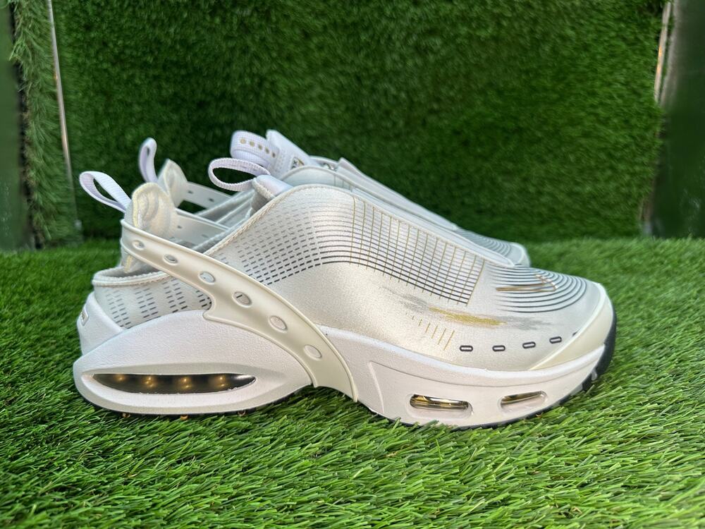Nike Air Max Craze FZ2089-100 Athletic Sneaker Women's 10 White Textile Running